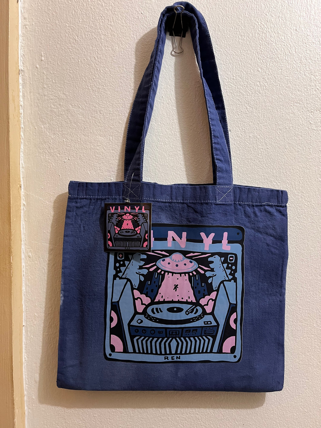 Arte por Gardy Perez - “De tierras lejanas” Collection (Tote & Artwork) # 7/16